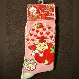 Strawberry Shortcake 1 Pair Crew Socks fits women size 9-14 NWT